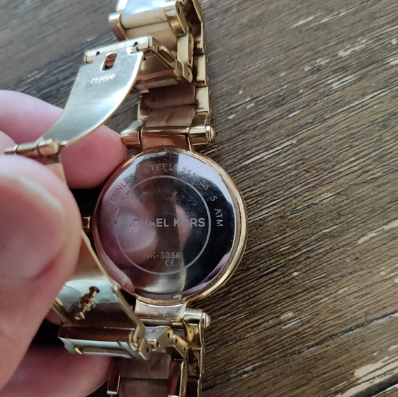 MK Kors 5956 Parker Multi Function Gold Dial Watch - Picture 3 of 4